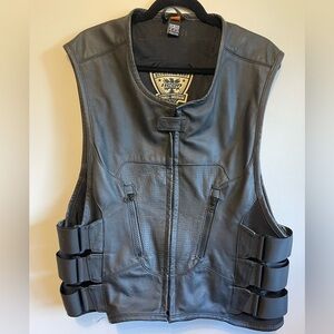 ICON-D30 Regulator Motorcycle Vest
Men’s-  S/M leather